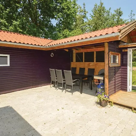 Σπίτι διακοπών Four-bedroom In *